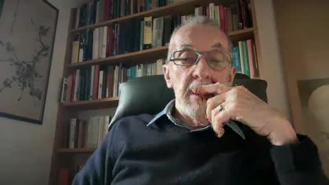 theowlandthe online show from February 26, 12:03 pm