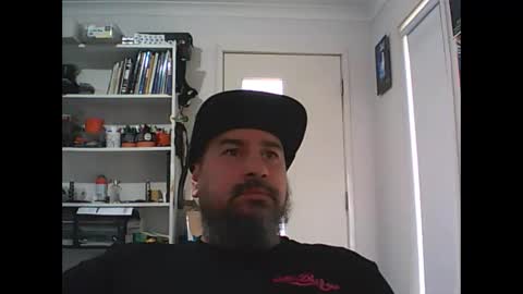 aussiebeard online show from December 3, 1:00 am