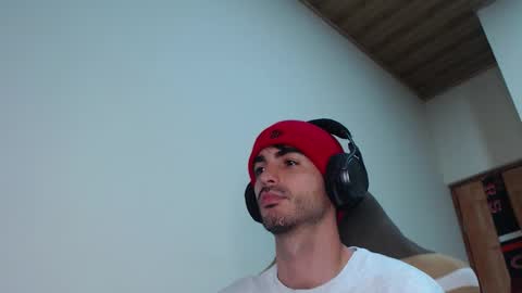 Santiago Enrique online show from February 12, 4:40 am