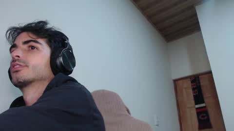 Santiago Enrique online show from April 9, 6:30 am