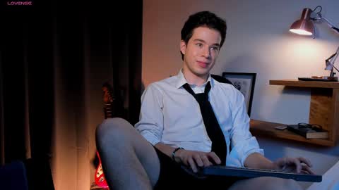 Snapshot of therealmartincox chatting on September 10, 12:20 am     4th  online show from September 10, 12:20 am