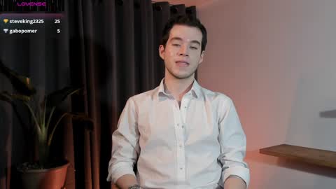 Snapshot of therealmartincox chatting on December 20, 12:30 am     4th  online show from December 20, 12:30 am