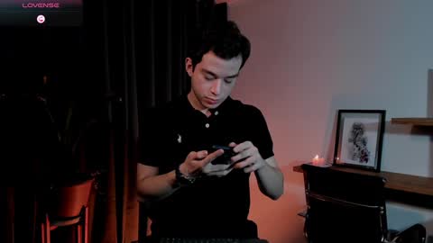 Snapshot of therealmartincox chatting on January 24, 11:56 pm     4th  online show from January 24, 11:56 pm