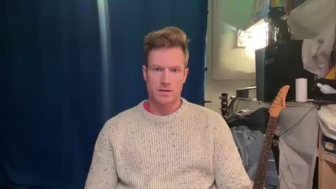 Snapshot of therealveggieboy chatting on December 4, 8:29 pm Pookie online show from December 4, 8:29 pm