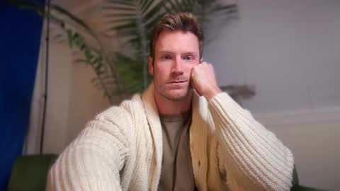 Snapshot of therealveggieboy chatting on October 15, 2:41 am Pookie online show from October 15, 2:41 am