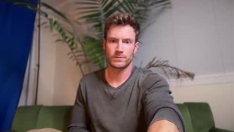 Snapshot of therealveggieboy chatting on October 23, 2:48 am Pookie online show from October 23, 2:48 am