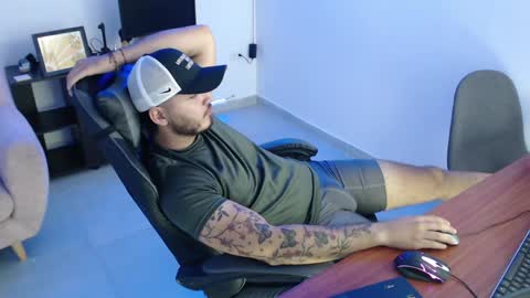 thiago_420 online show from June 5, 11:43 pm