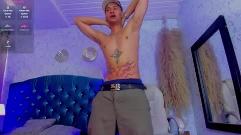 Snapshot of thiago_carlo chatting on October 10, 12:32 pm thiago online show from October 10, 12:32 pm