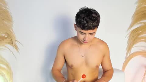 Snapshot of thiago_connor21 chatting on October 11, 6:34 pm Thiago  online show from October 11, 6:34 pm