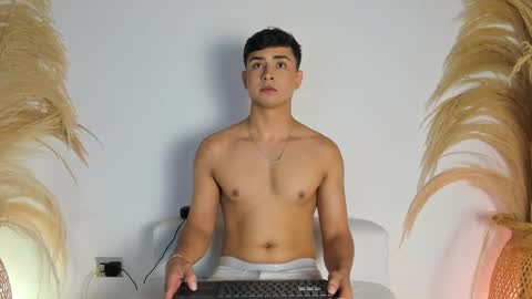 Snapshot of thiago_connor21 chatting on October 13, 6:14 pm Thiago  online show from October 13, 6:14 pm
