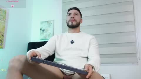 Thiago online show from April 24, 1:52 am