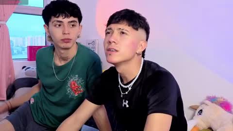 thiago_n_sam online show from April 4, 9:01 pm