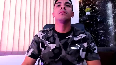 Snapshot of thiagof__x chatting on November 1, 1:15 pm Thiago online show from November 1, 1:15 pm