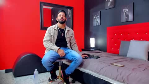 Thia Gomez online show from October 4, 12:43 pm