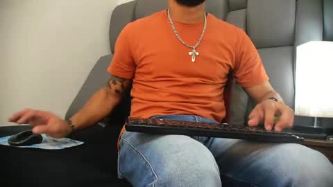 Thia Gomez online show from March 27, 7:15 pm