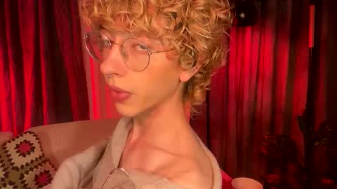 Damiano online show from May 15, 9:01 pm