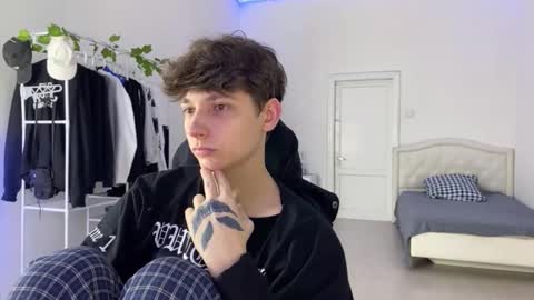 Thomas Hill online show from October 26, 8:33 pm