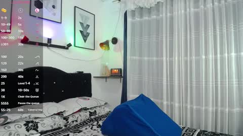 Snapshot of thomas_and_lyan chatting on March 6, 5:14 am Thomas and Lyan online show from March 6, 5:14 am