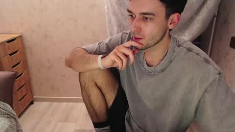 Thomas online show from February 20, 8:36 pm