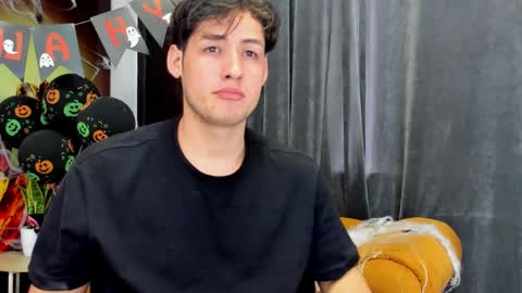 thomas_lester online show from October 24, 6:09 pm