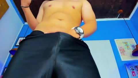 ---Thomas--- online show from January 22, 4:55 am