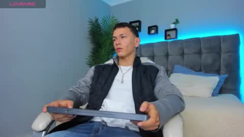 Thomas online show from March 2, 1:18 pm