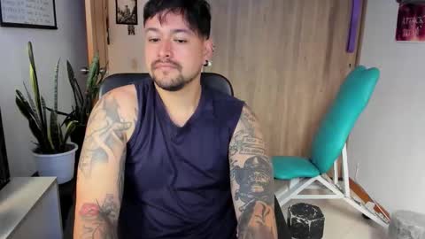 Thomas online show from December 1, 5:05 pm