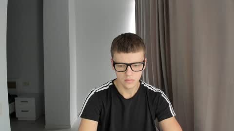 Tomas online show from December 4, 8:01 am