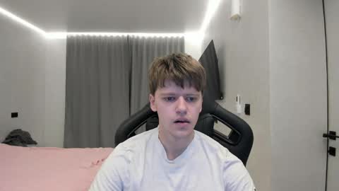 Tomas online show from April 7, 2:00 am