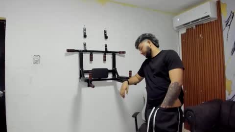 thomson_hot01 online show from March 7, 6:11 am