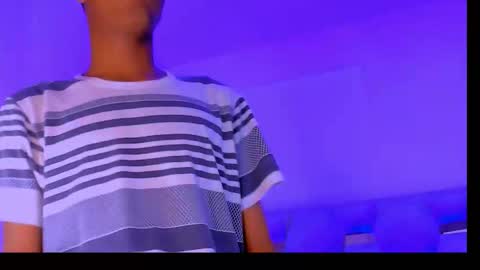 Snapshot of tiago_xxx_ chatting on October 24, 12:56 am tiago_xxx_ online show from October 24, 12:56 am