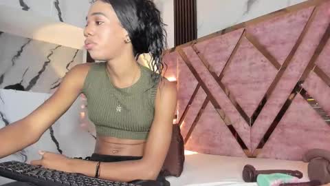 Tifanny online show from November 4, 6:42 pm