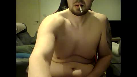 Snapshot of tinstranger33 chatting on December 25, 8:40 am tinstranger33 online show from December 25, 8:40 am