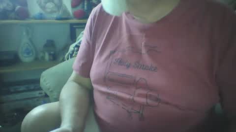 Snapshot of tittyloverr69 chatting on January 5, 8:10 pm tittyloverr69 online show from January 5, 8:10 pm