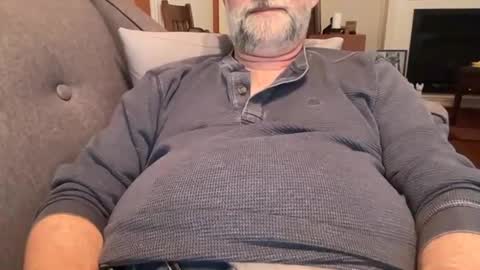 Snapshot of tjbear101 chatting on February 15, 10:43 pm tjbear101 online show from February 15, 10:43 pm