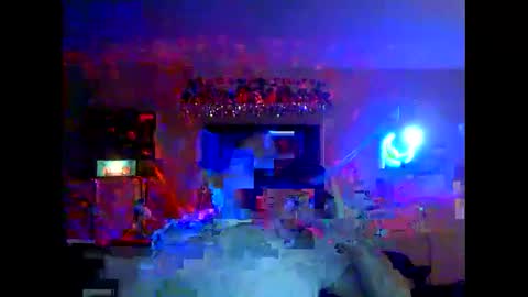 Snapshot of tkthedj chatting on December 25, 1:42 am TK online show from December 25, 1:42 am