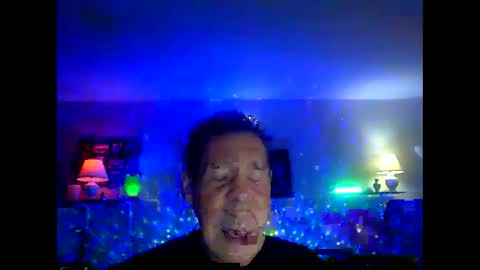 Snapshot of tkthedj chatting on October 4, 2:05 am TK online show from October 4, 2:05 am