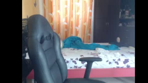 Andres Independent Model online show from April 29, 6:14 pm