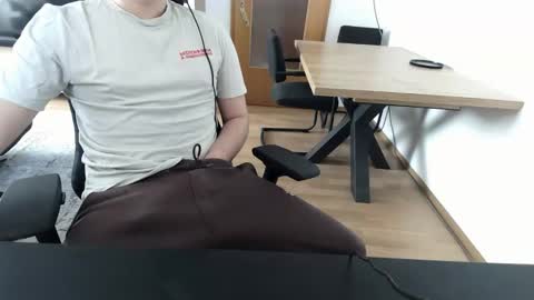 tobisk online show from April 26, 9:18 am