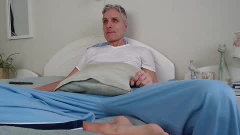 Daniel Bisexual uncut 20cm online show from January 11, 8:22 am