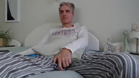 Daniel Bisexual uncut 20cm online show from December 24, 8:44 am