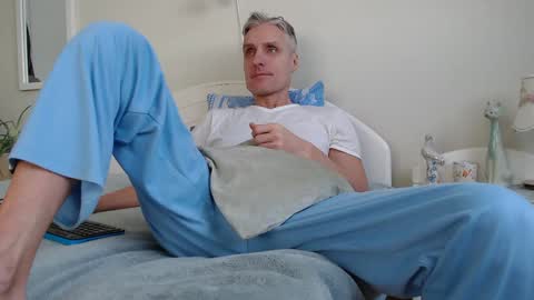 Daniel Bisexual uncut 20cm online show from January 12, 7:53 am