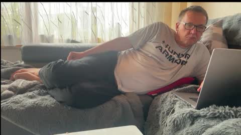 Tom online show from April 5, 7:27 am