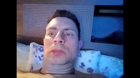 tom_horny84 online show from January 18, 10:34 pm