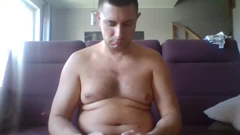 Snapshot of tom_horny84 chatting on March 4, 8:13 am tom_horny84 online show from March 4, 8:13 am