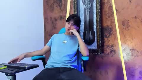 tom_hot20 online show from November 20, 12:37 pm