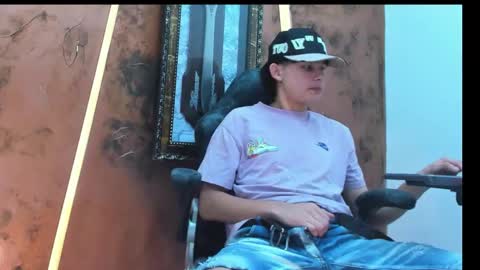 tom_hot20 online show from November 17, 12:30 pm