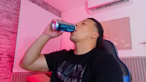 Tom muscle1 online show from February 14, 12:22 pm