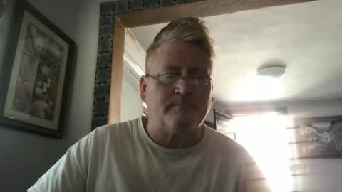 Hola online show from February 12, 6:19 pm