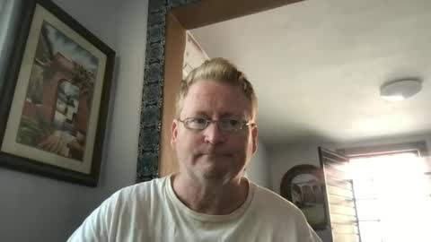 Hola online show from December 11, 6:05 pm